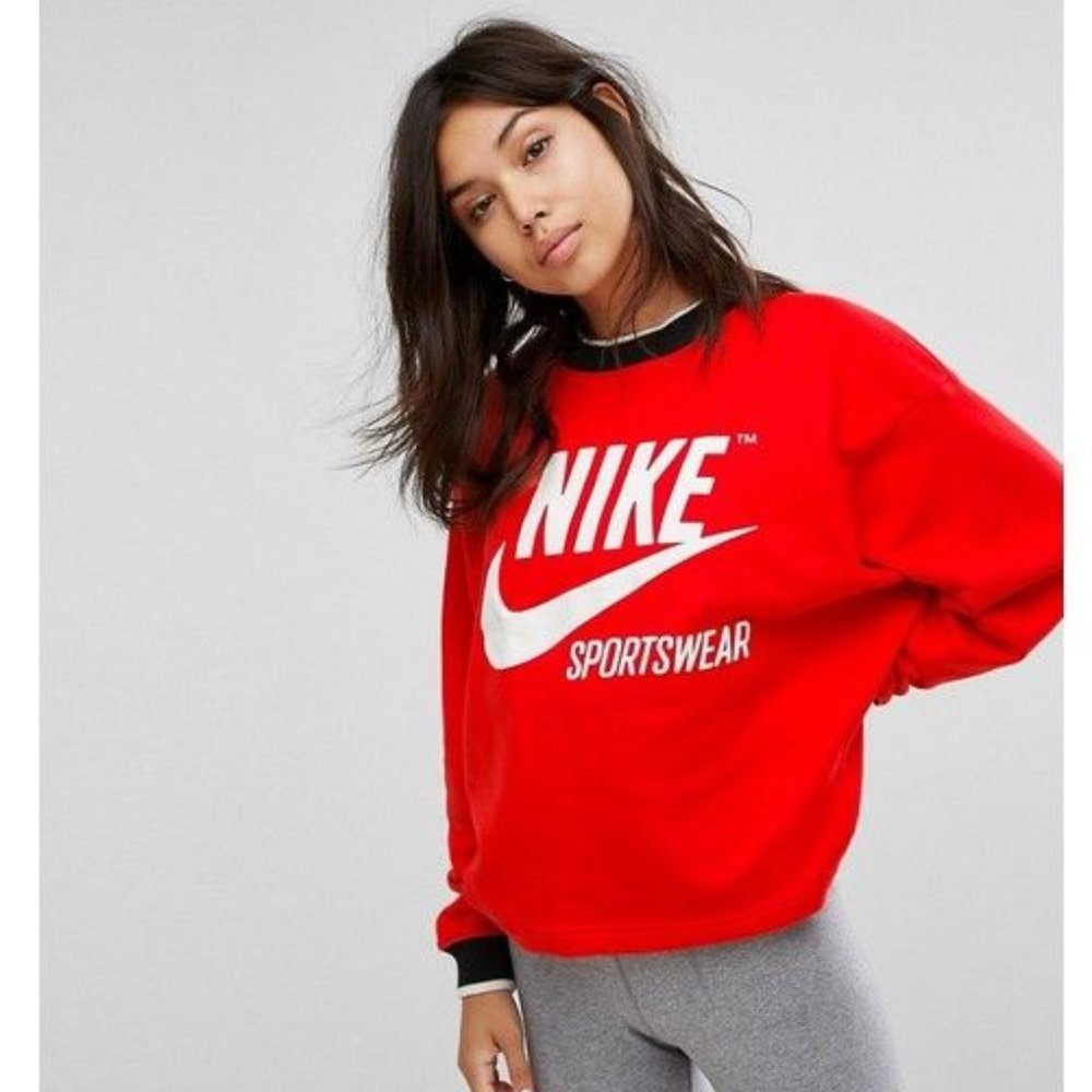 😍Nike Archive Sweatshirt In Red😍